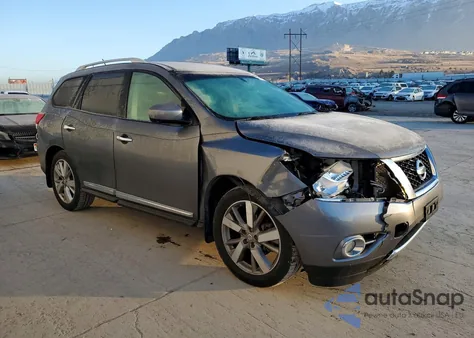 2015 Nissan Pathfinder S z USA, uszkodzony, nr VIN 5N1AR2MM6FC624830